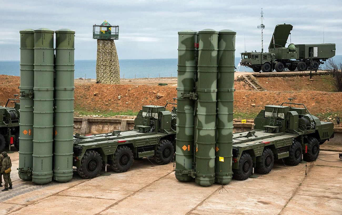El Servicio de Seguridad de Ucrania y la Armada utilizaron drones y misiles de crucero Neptun para destruir el sistema de defensa antiaérea Triumf en Crimea, valorado en 1.200 millones de dólares.